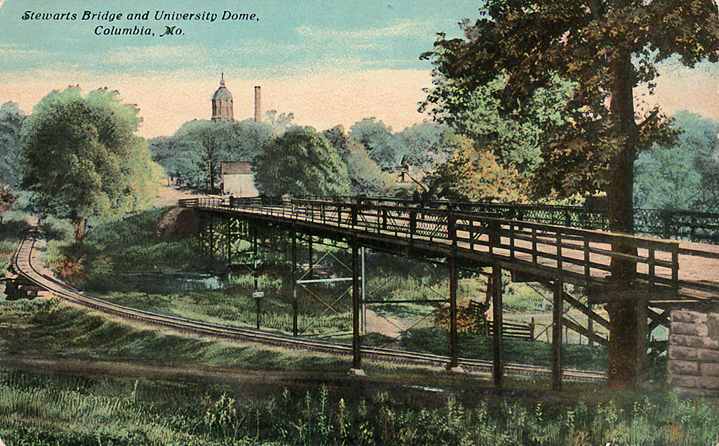 A postcard from 1910 illustrates the expanse of Stewart Bridge